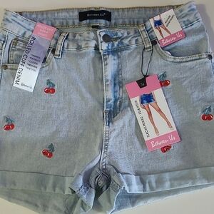 BEWEEN US BLUE DENIM SHORTS WITH CHERRY EMBROIDERY PATTERN SIZE 13 HIGH RISE